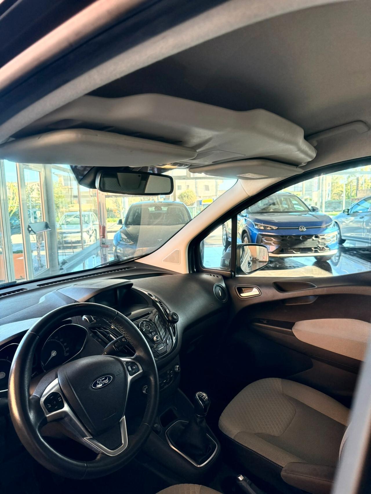 Ford Tourneo Courier 1.5 TDCI 75 CV Titanium