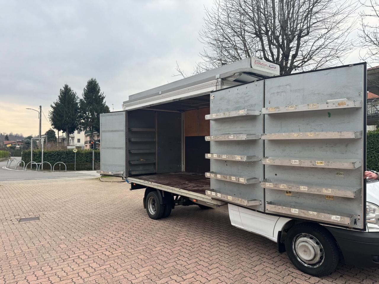 Ford transit furgonato con tenda elettrica