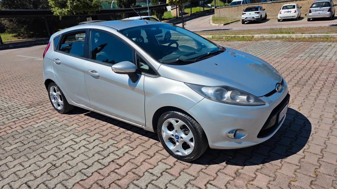 Ford Fiesta 1.4 5p. Bz.- GPL Titanium