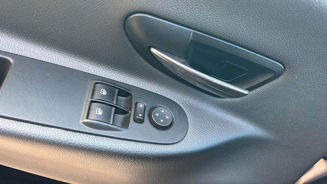 Lancia Ypsilon 1.2 69 CV 5 porte GPL Ecochic Silver NEOPATENTATI