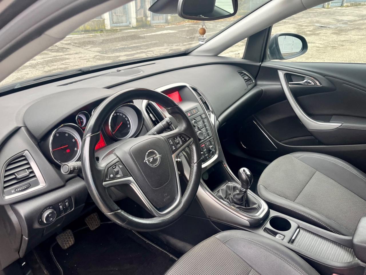 Opel Astra 1.7cdti 2011 109.000km cinghia/tagliando appena fatti