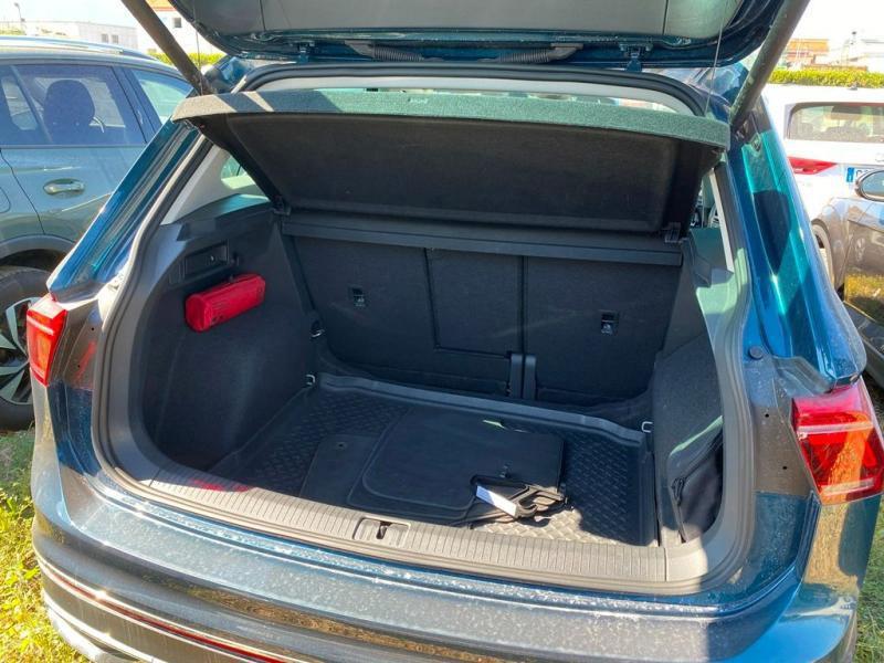 Volkswagen Tiguan 2.0 TDI 150cv DSG Elegance LED Matrix, Navi, Keyless, Retrocamera