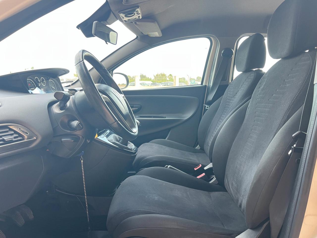 Lancia Ypsilon 1.2 69 CV 5 porte