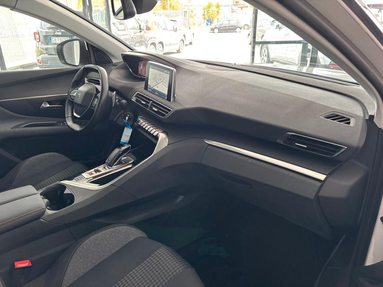 Peugeot 3008 BlueHDi 130 S&S EAT8 Business