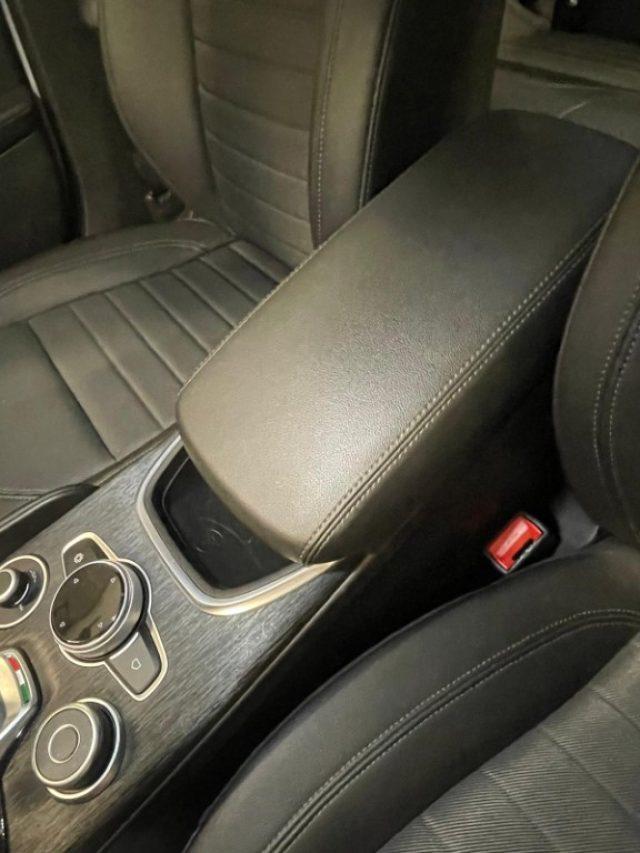 ALFA ROMEO Giulia 2.0 Turbo 280 CV AT8 AWD Q4 Competizione