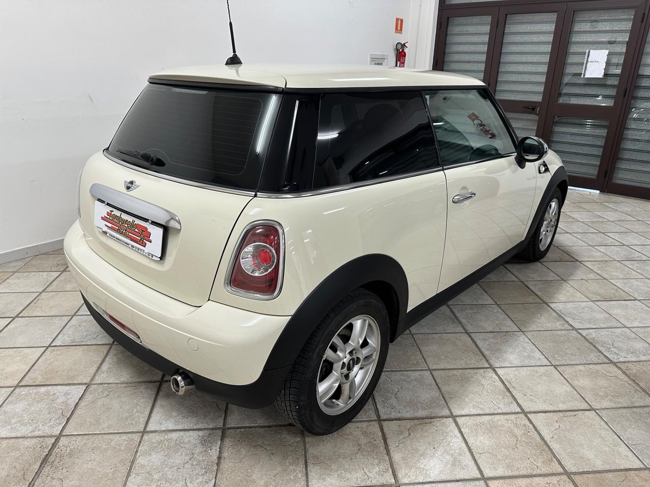 MINI 1.6 (90) One D 2011