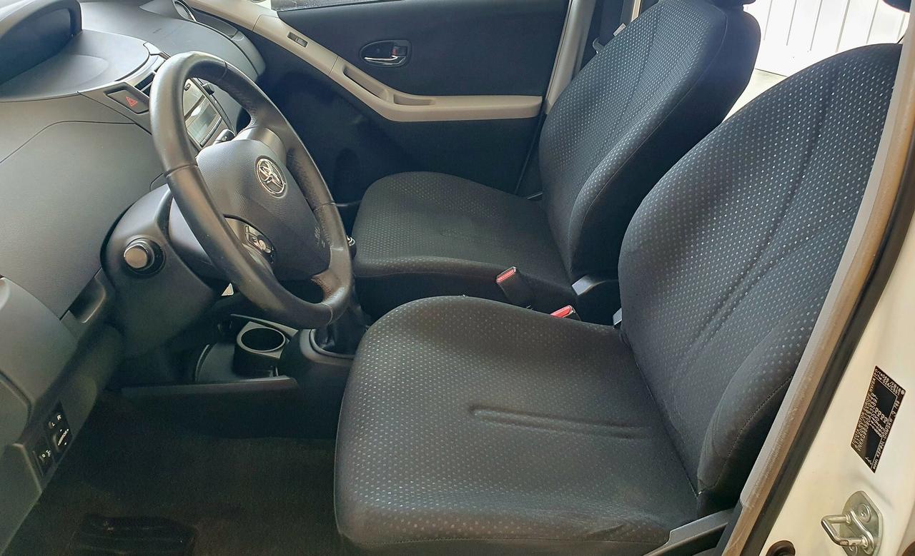 Toyota Yaris 1.0 BENZ. - 2011 - KM. 160.000