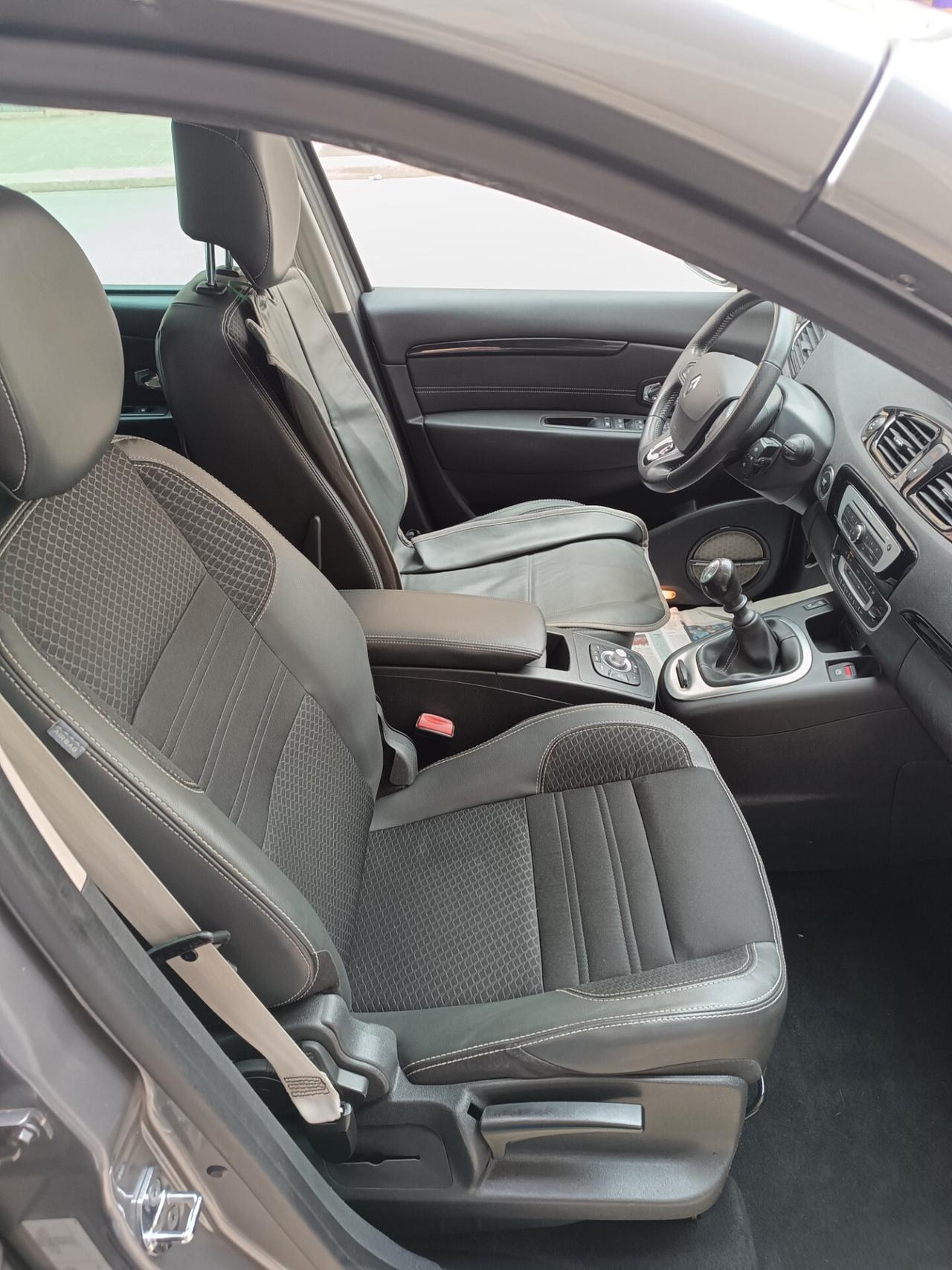 Renault Scenic Scénic dCi 110 CV LIMITED BOSE NAVI CAMERA