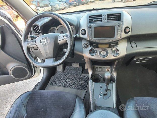 Toyota RAV4 2.2 D 150CV 4WD 5p. Luxury
