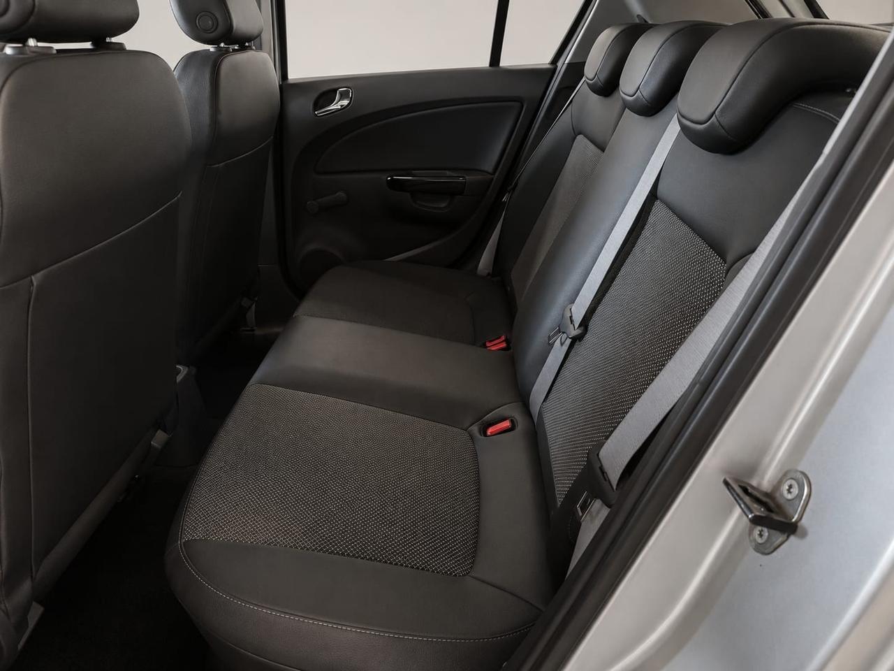 Opel Corsa 1.2 5 porte Cosmo