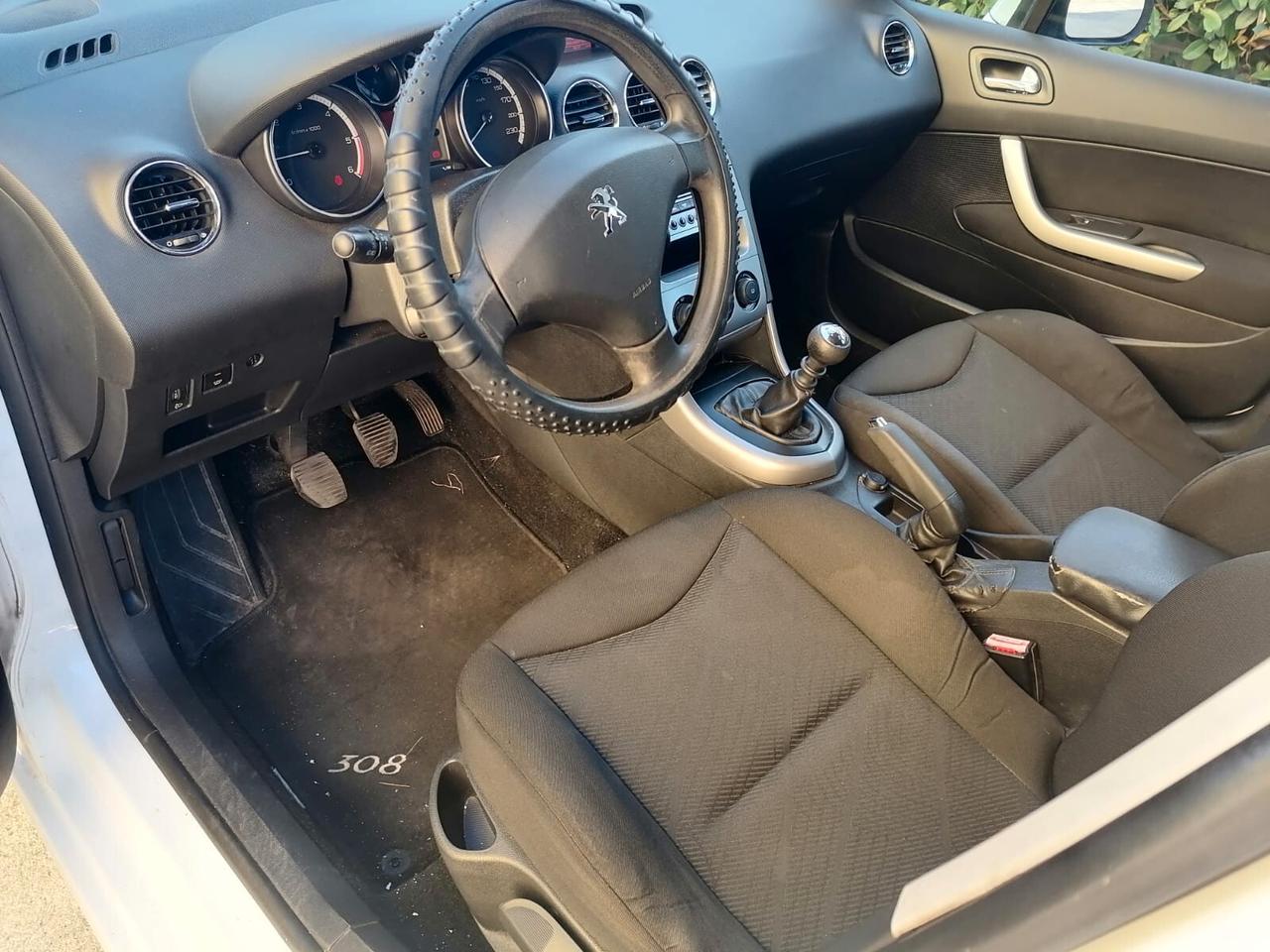 Peugeot 308 1.6 HDI – SW - 2012