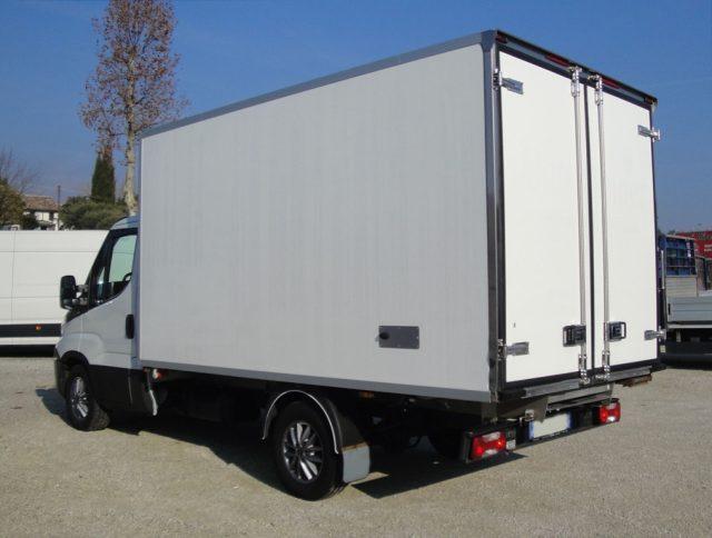 IVECO 35S18 3.0 Isotermico con frigo