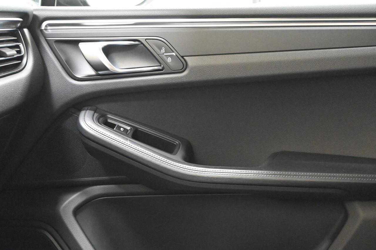 PORSCHE Macan 1ªs. '13-'25 Macan 2.0