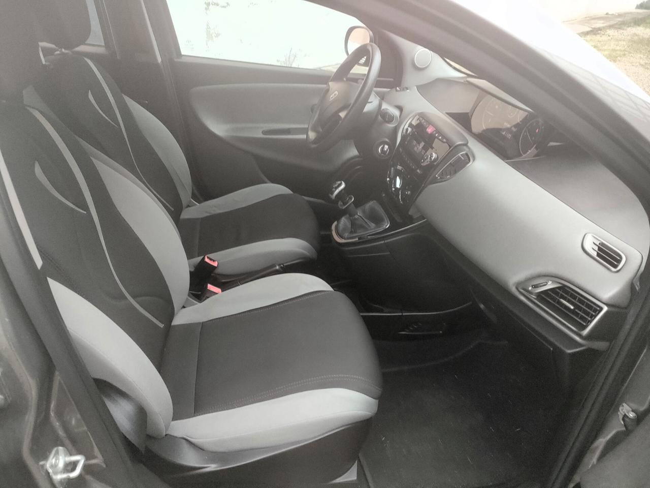 Lancia Ypsilon 0.9 TwinAir 85CV Ecochic Gold