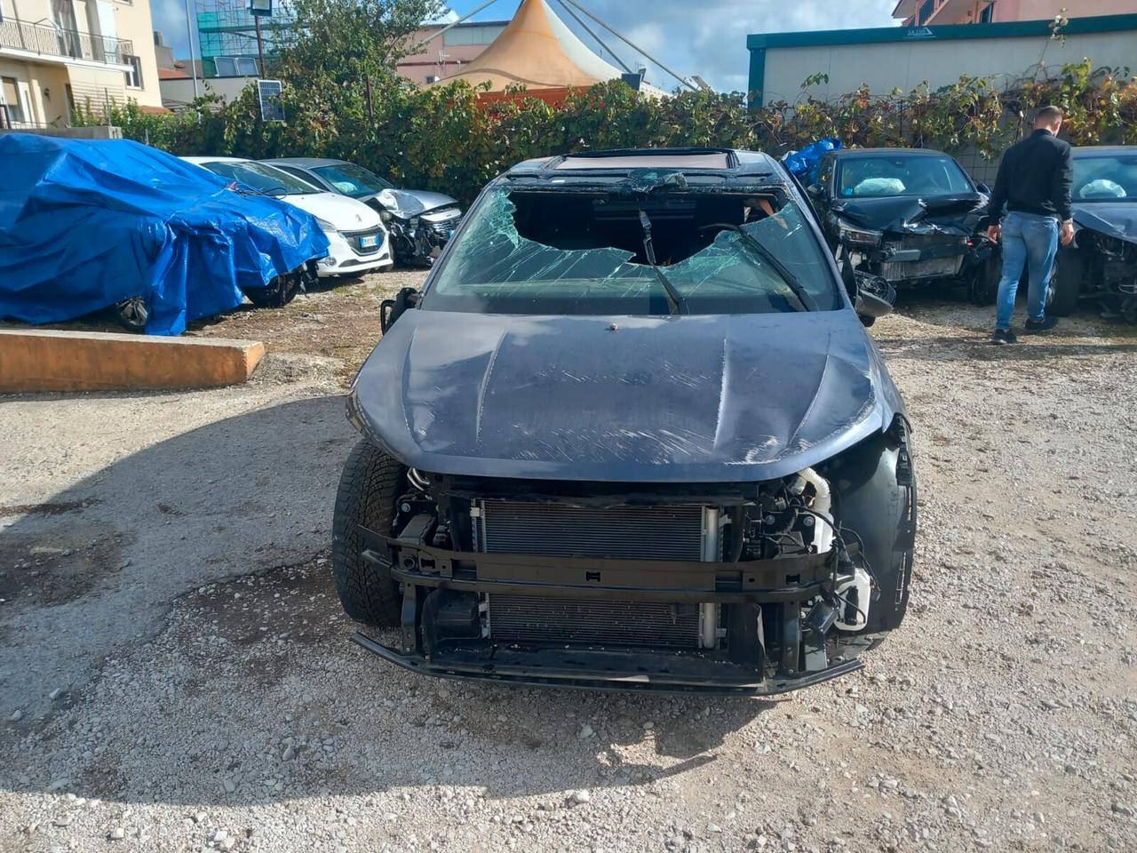 Volkswagen Taigo 1.0 TSI 115 CV DSG R-Line SINISTRATA