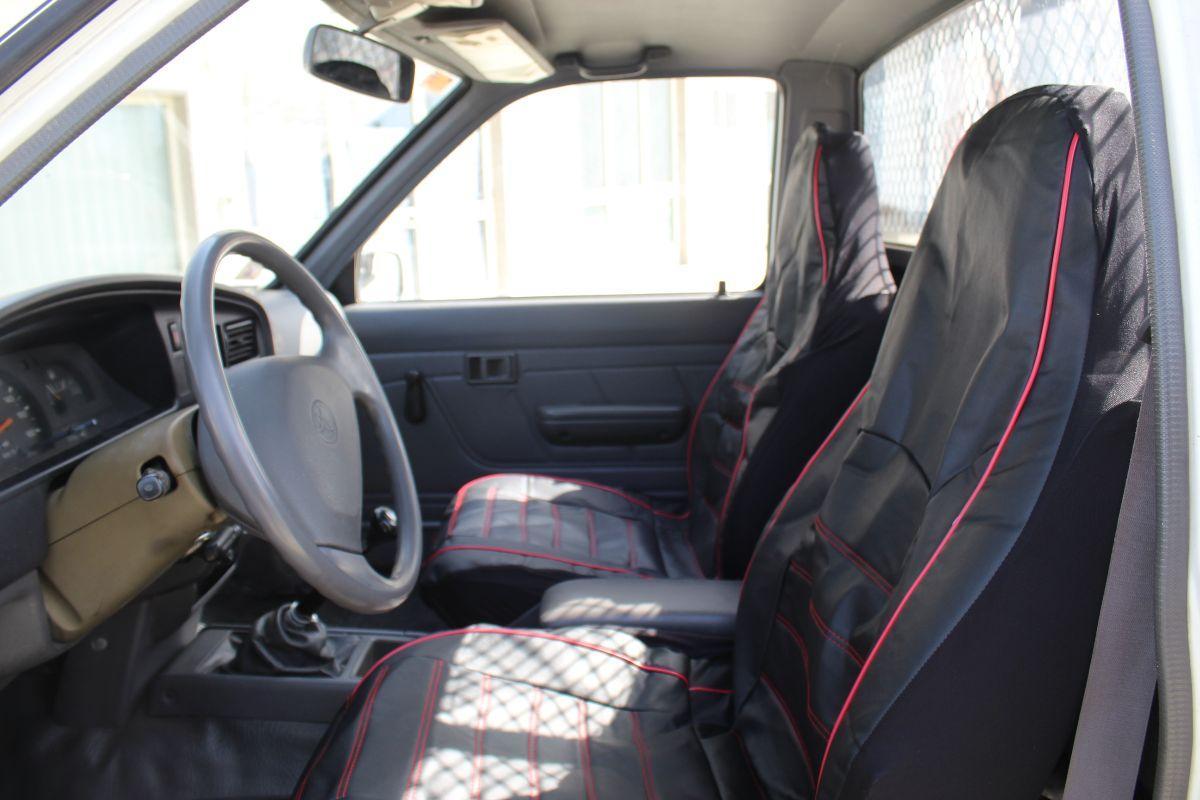 TOYOTA Hilux 2.5 extra cab