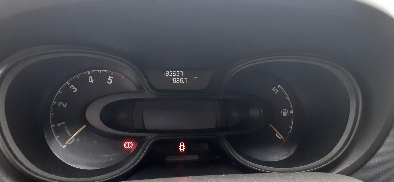 Opel vivaro 2016 - 1.6 cdti Lb automobili