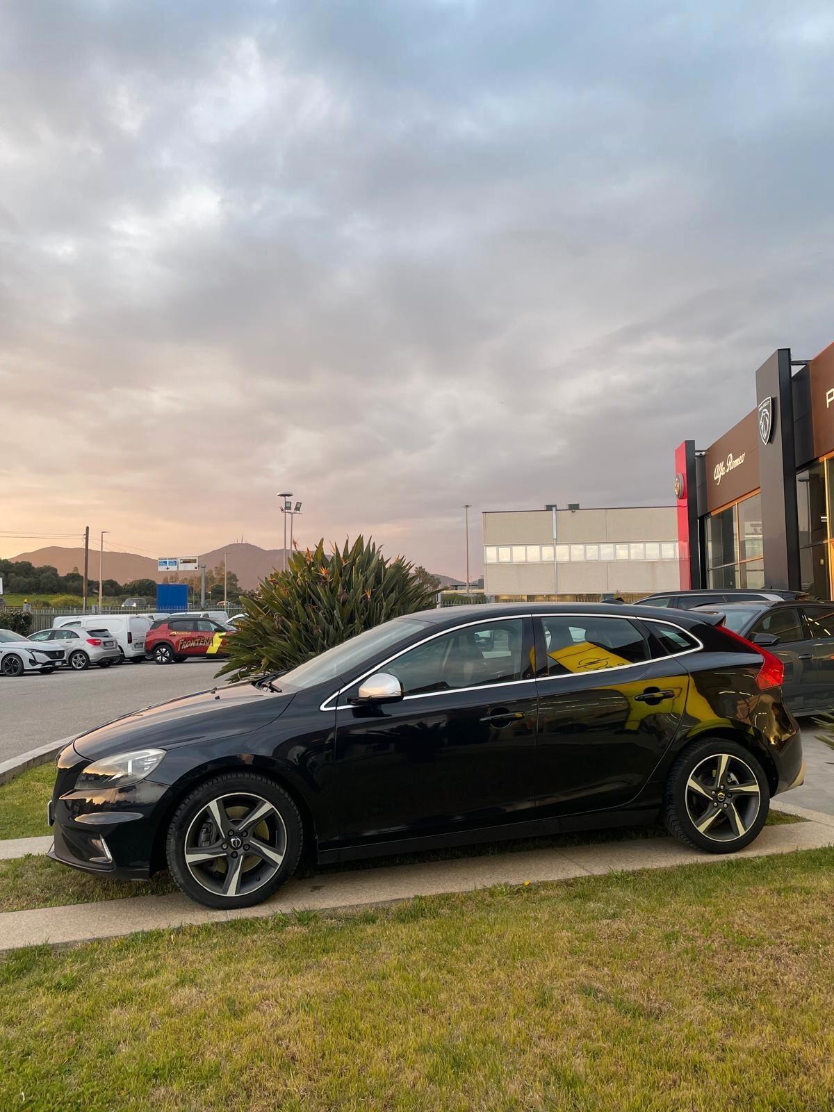 Volvo V40 D3 Geartronic R-design Momentum