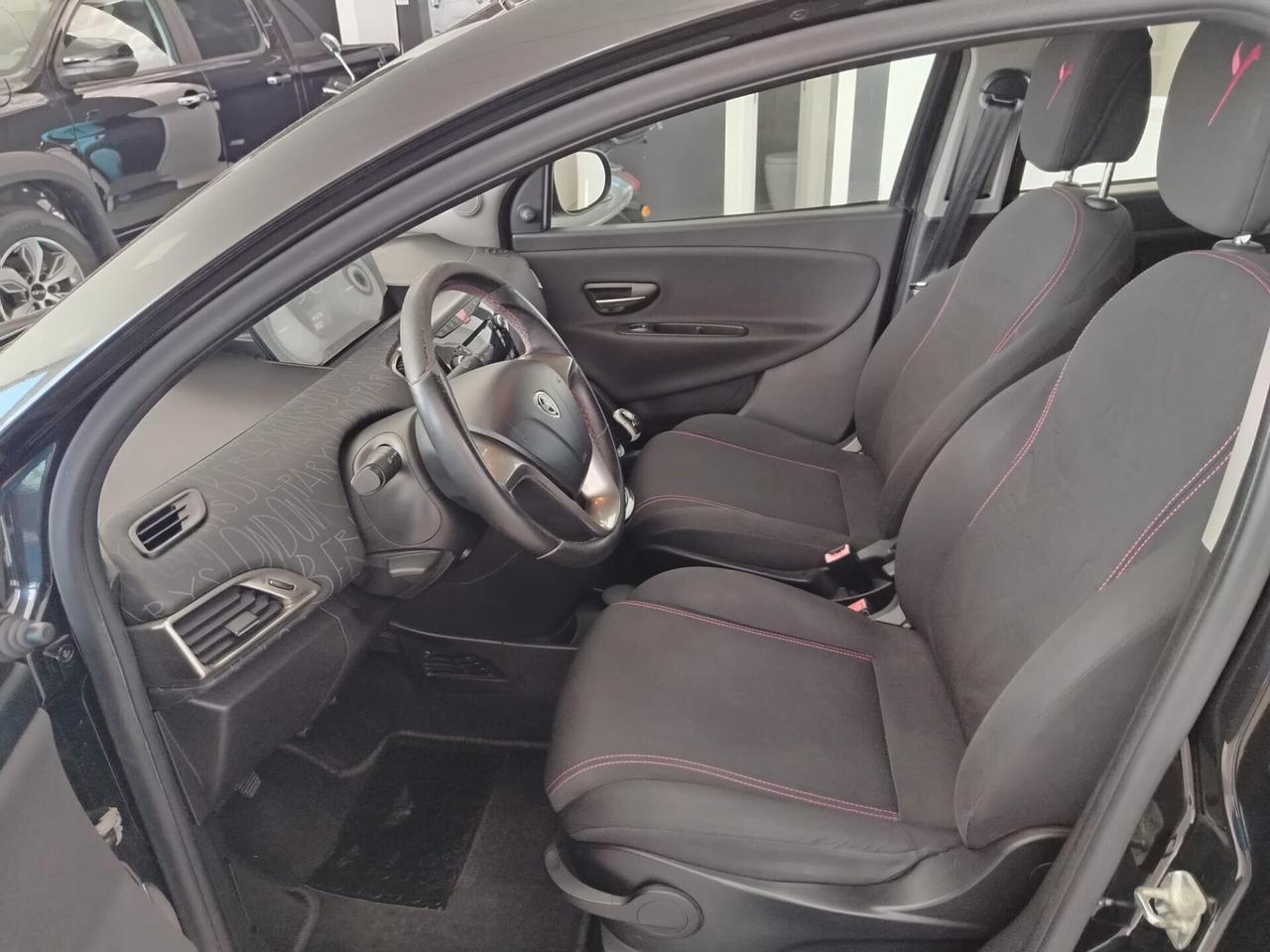 Lancia Ypsilon 1.2 69 CV 5 porte Elefantino