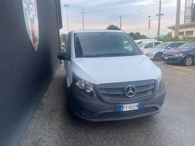 Mercedes Vito 111 cdi long E6 3 Posti Clima