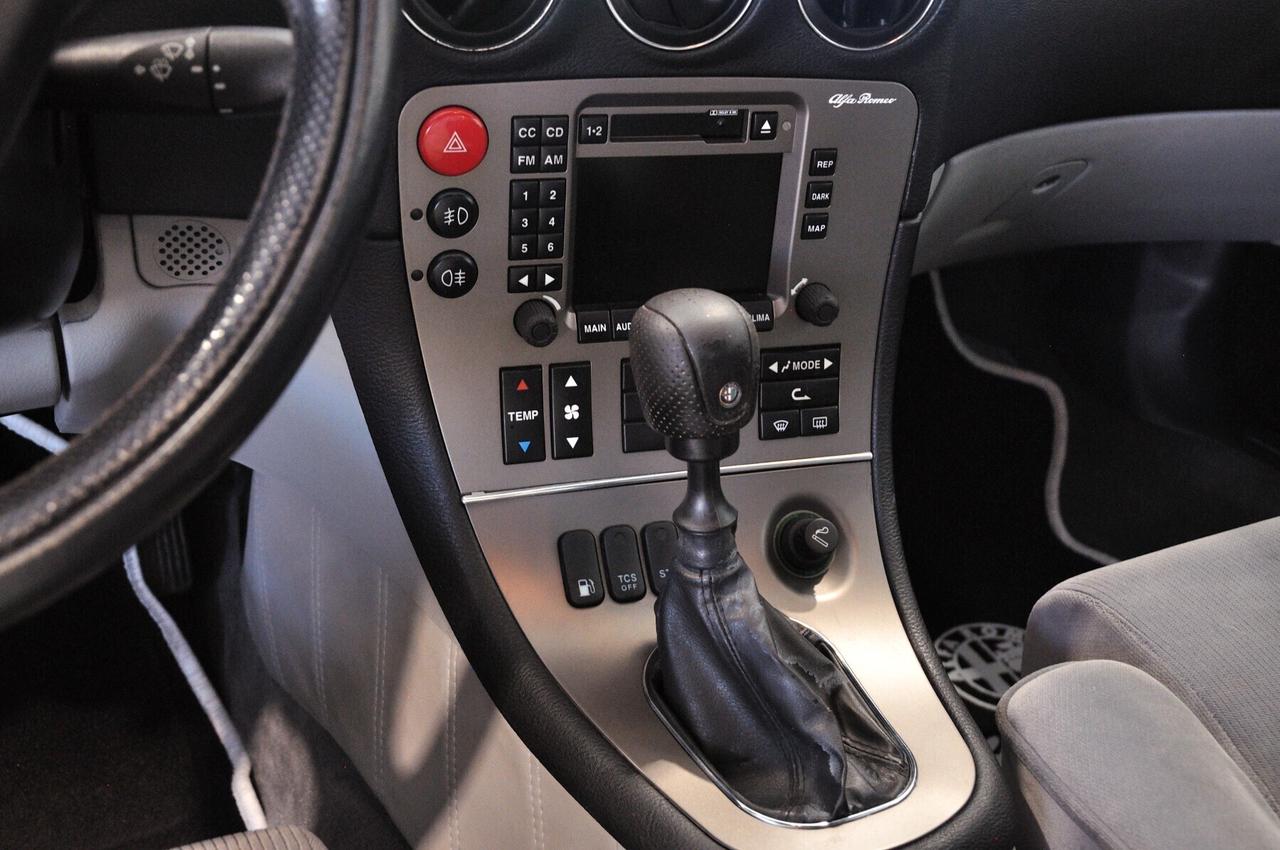 Alfa Romeo 166 2.0i V6 turbo cat Super CRS a libretto