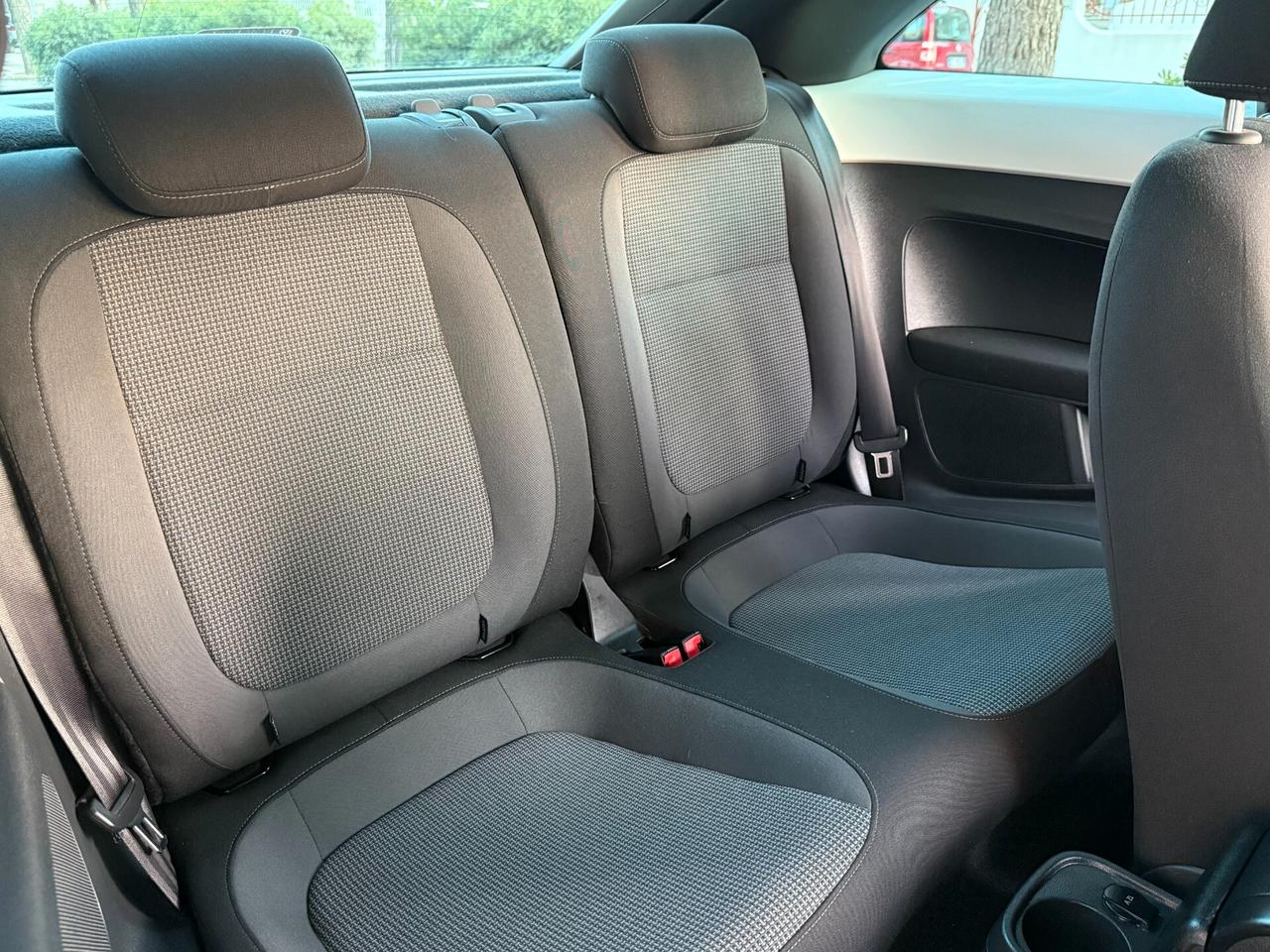 Volkswagen Maggiolino 1.6 TDI 105CV Design - 2013