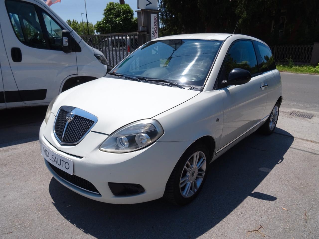 Lancia Ypsilon 1.2 69 CV UNYCA OK NEOPATENTATI
