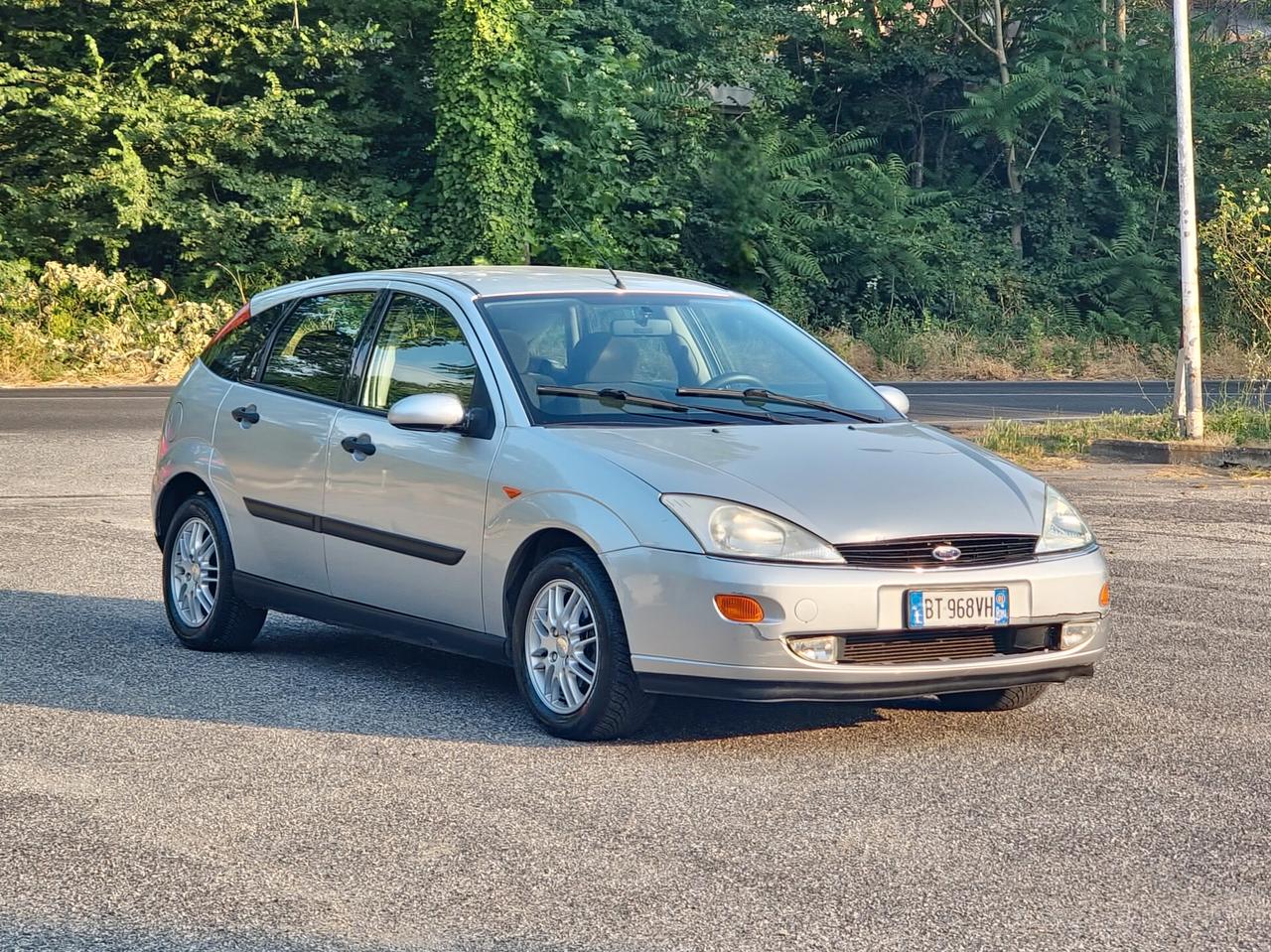 Ford Focus 1.6i 16V cat 5p. Ghia 2001 E3 Manuale