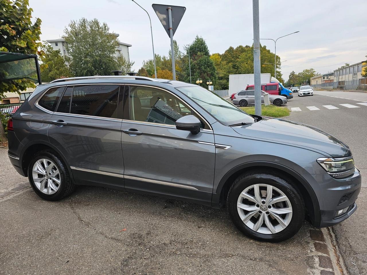 Volkswagen Tiguan Allspace 2.0 TDI 150cv DSG*Navi*Cockpit*Bi-Xeno*