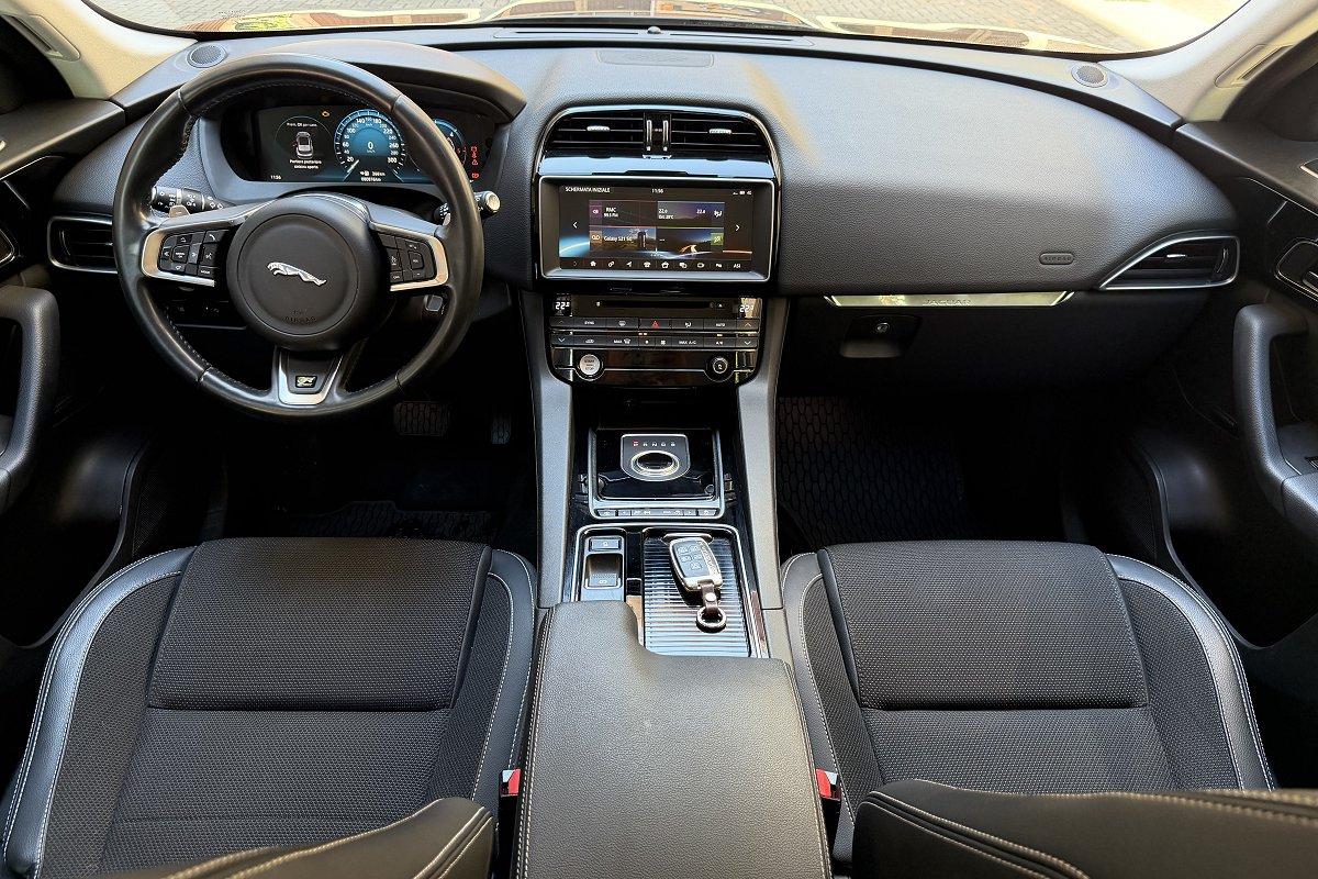 JAGUAR F-Pace 2.0 D 180 CV AWD aut. R-Sport