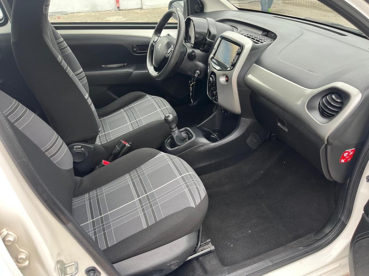Peugeot 108-5P-1.0 gpl - Full -2016