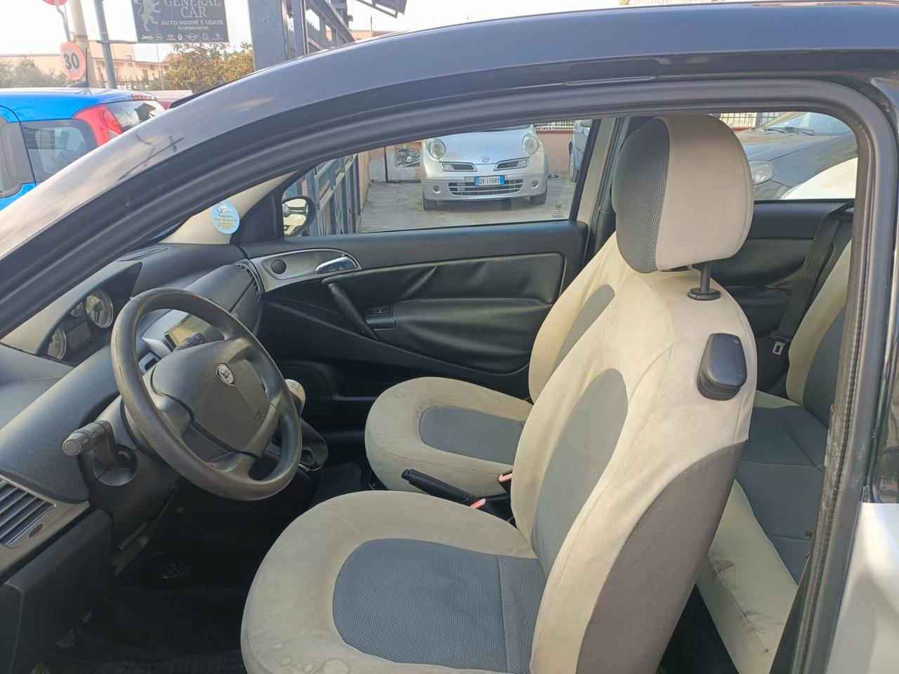 Lancia Ypsilon 1.3 MJT 90 CV Oro Plus OK NEOPATENTATI