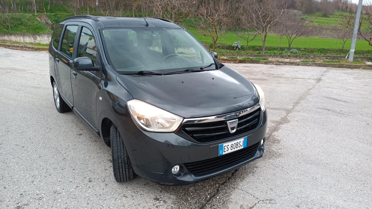 Dacia Lodgy 1.5 diesel 7 posti navigatore telefono bluetooth