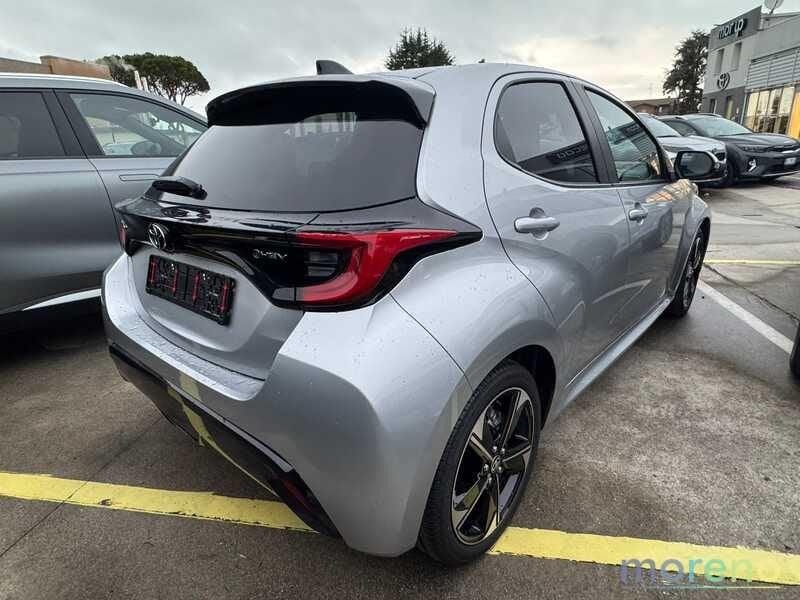 Toyota Yaris 1.5h 130 Lounge