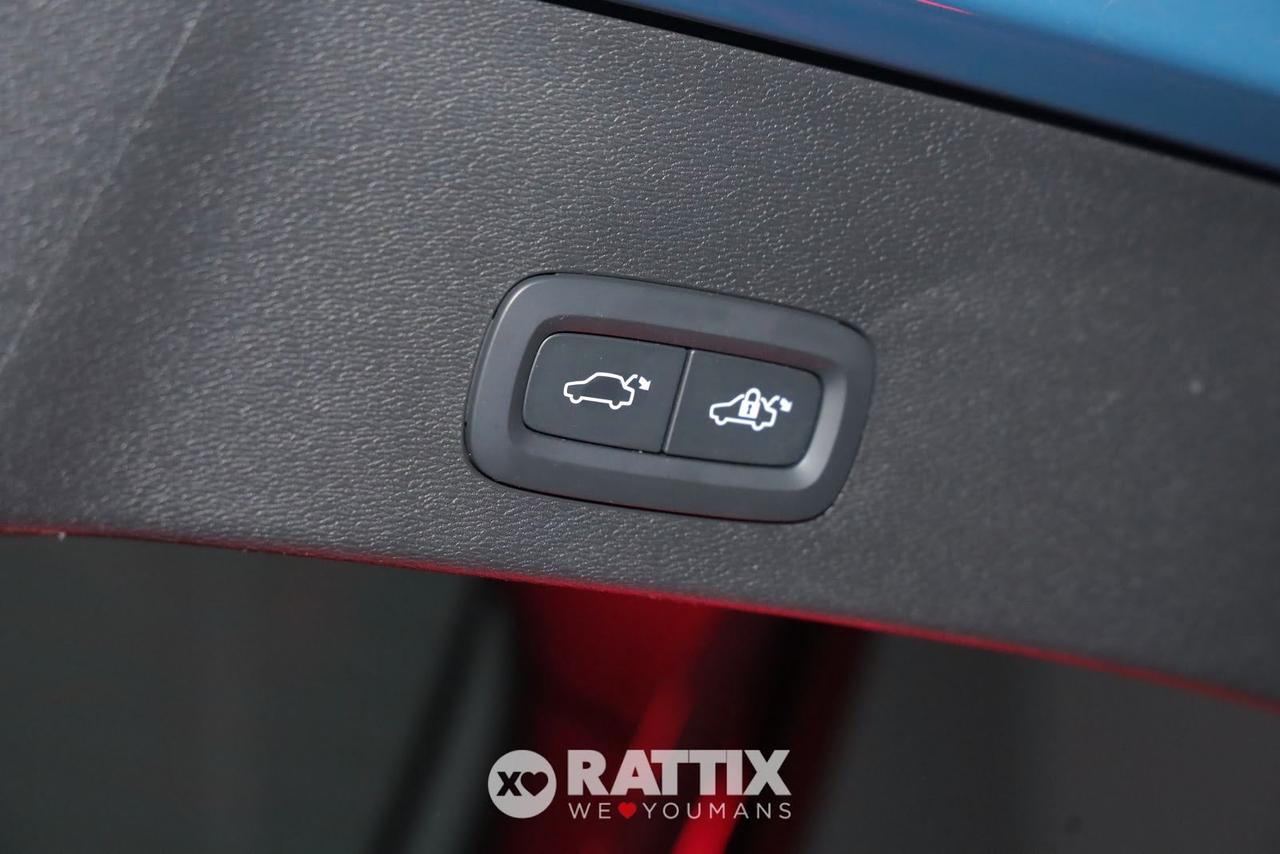 Volvo C40 motore elettrico Twin Motor Ultimate AWD + tetto panoramico