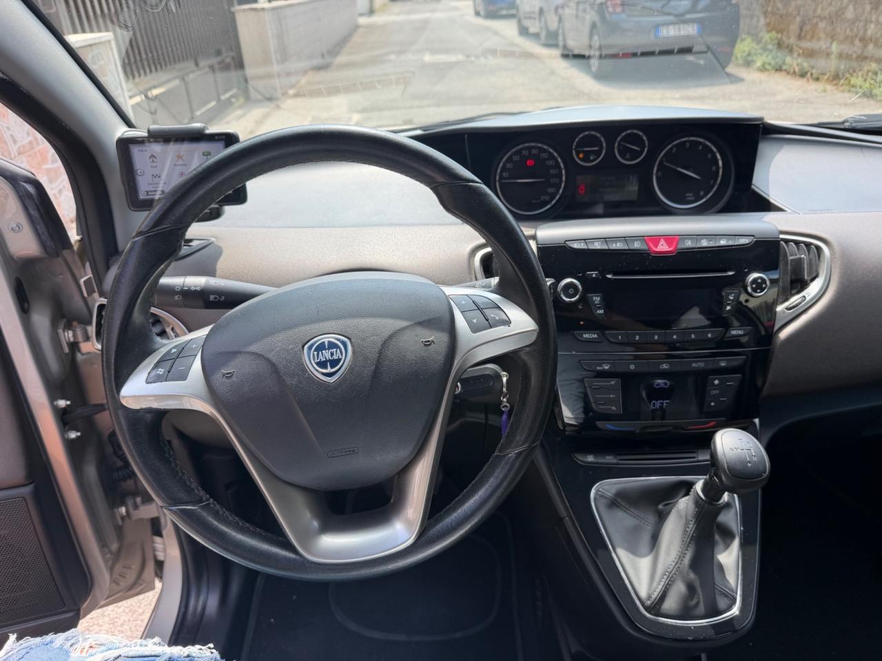 Lancia Ypsilon 0.9 TwinAir 85 CV 5 porte S&S DFN Platinum