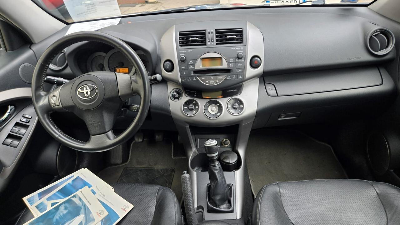 Toyota RAV 4 2.2 D-4D 177 CV Luxury 4x4