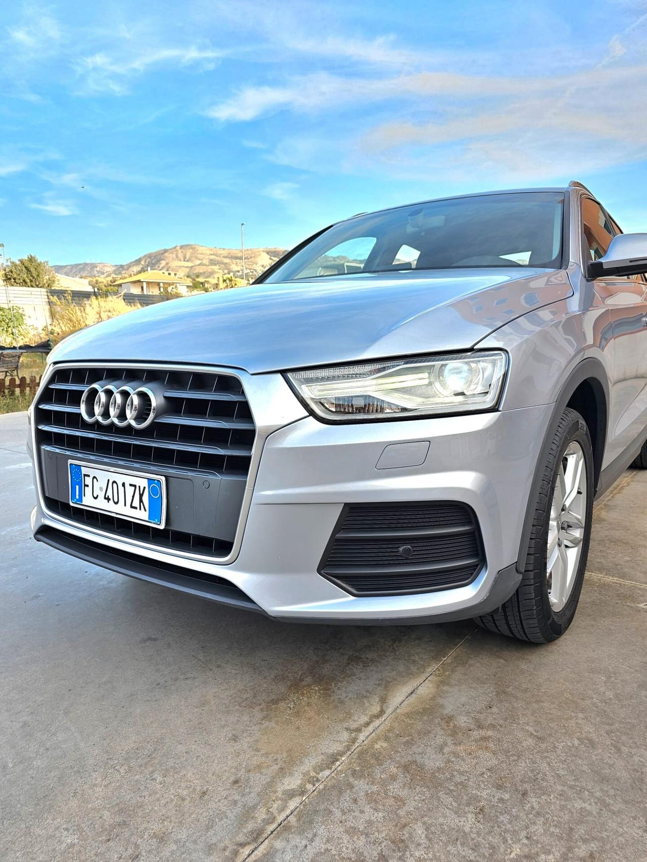 Audi Q3 2.0 TDI 120 CV Business