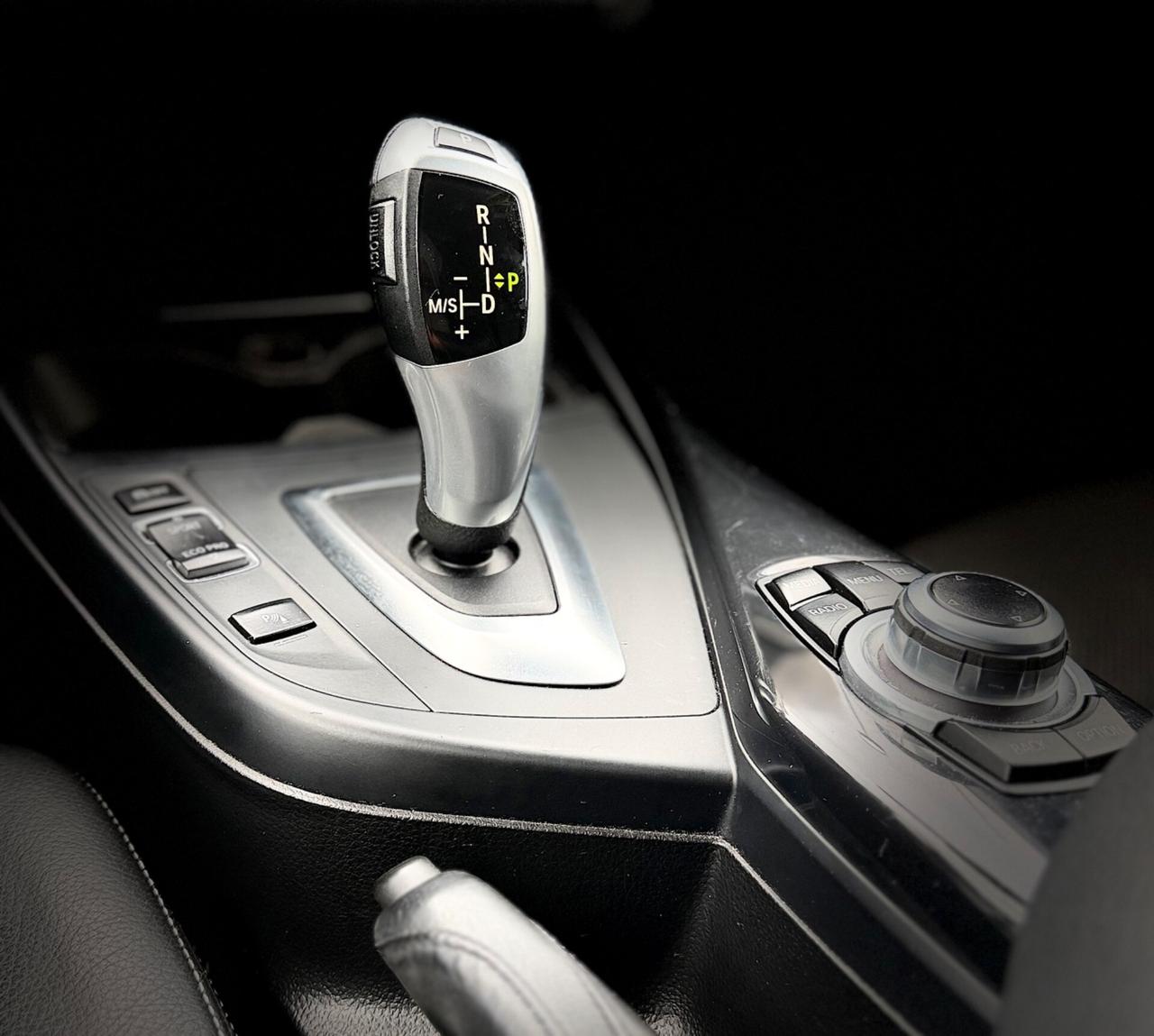 Bmw 118 118d 5p. Urban