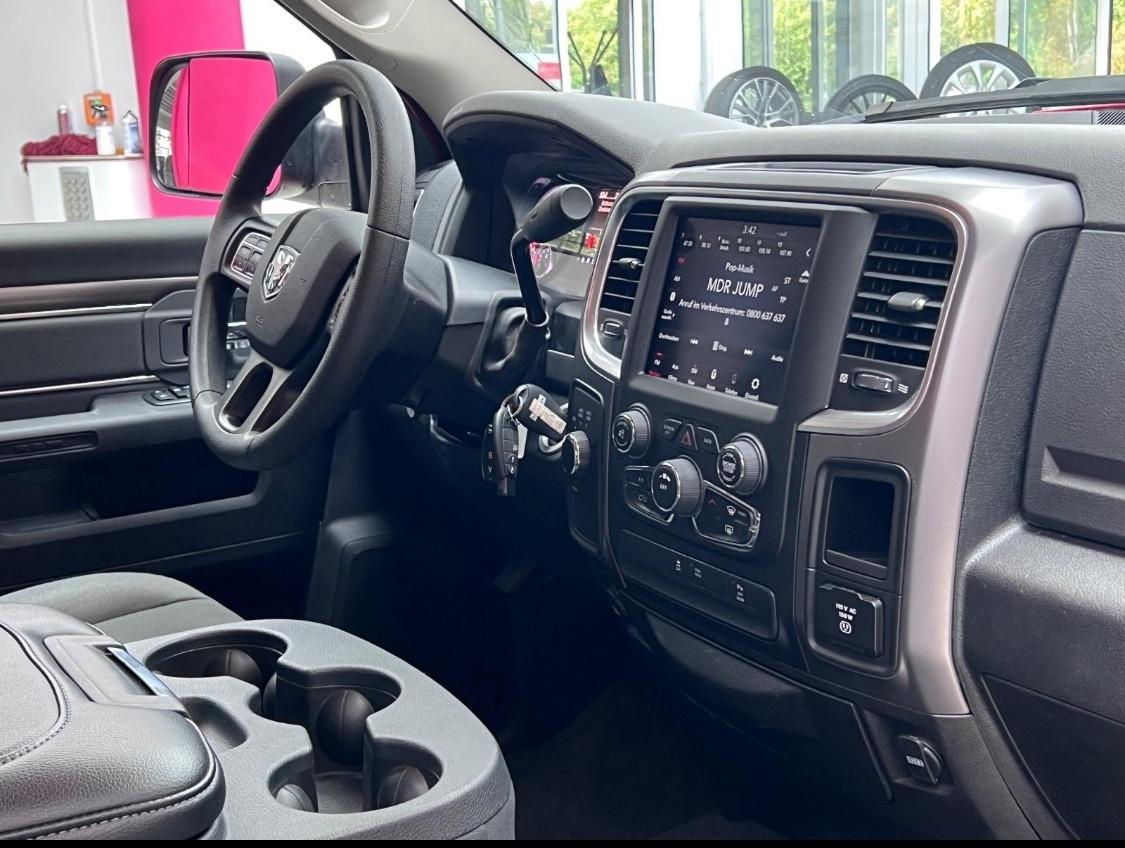 Dodge RAM 1500 5.7 V8 4WD Crew Cab