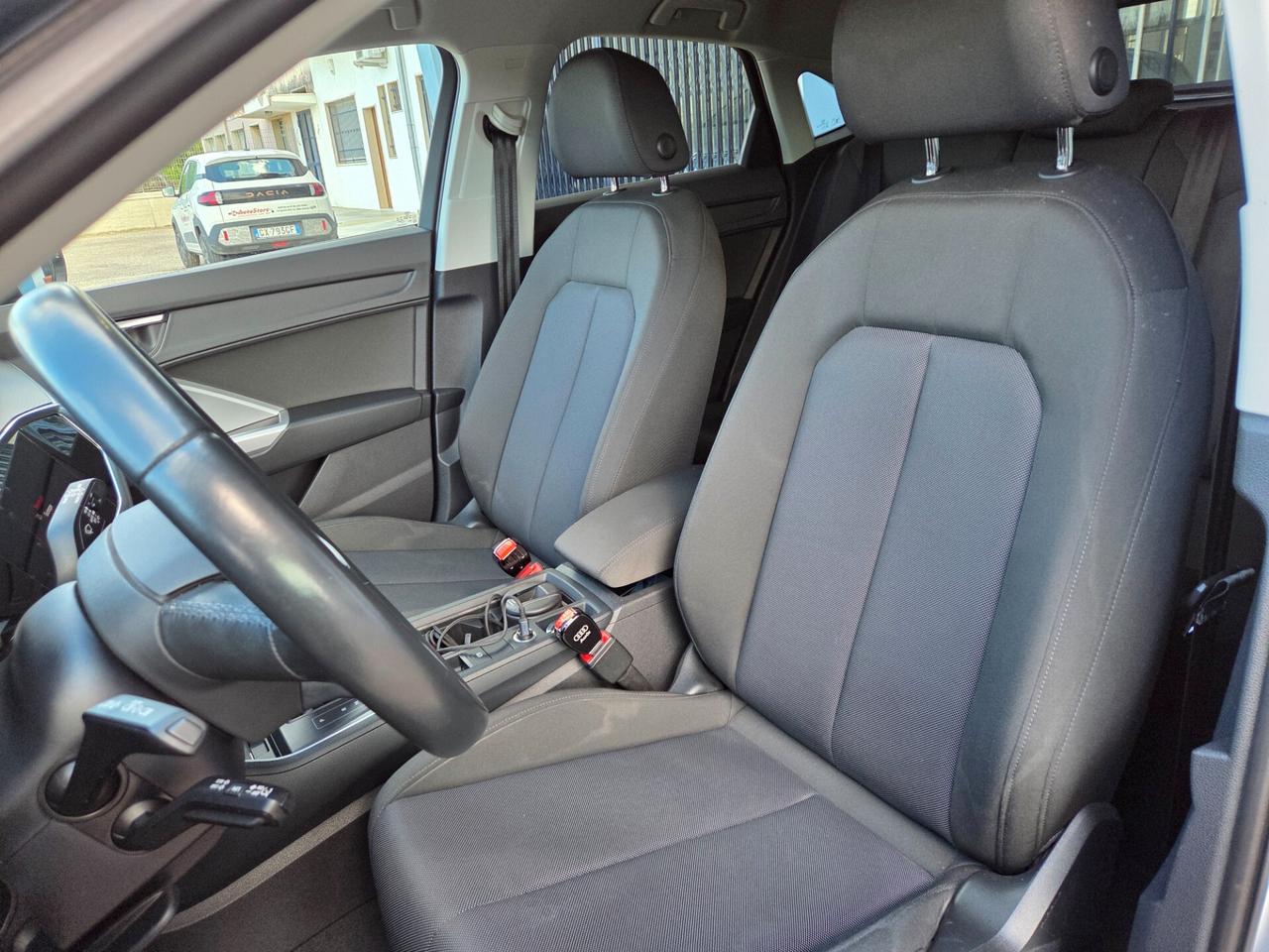 Audi Q3 35 TDI S tronic Business