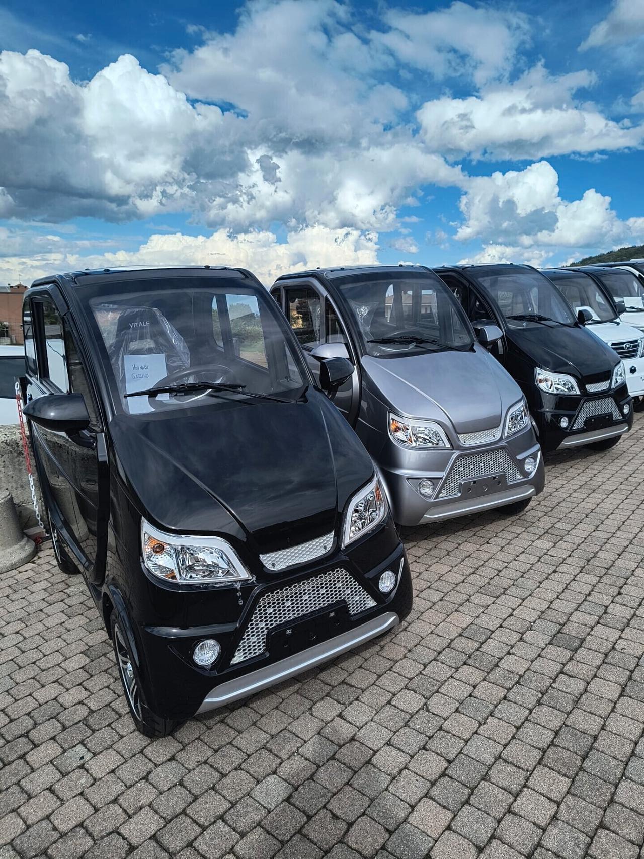 MINI AUTO DISABILI SCOOTER CABINATO ANZIANI