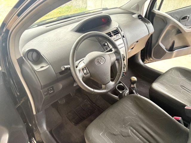 TOYOTA Yaris 1.0 5 porte OK NEIèATENTATI BòUETHOOT