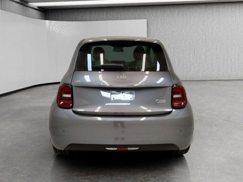 FIAT 500 500e 42 kWh La Prima