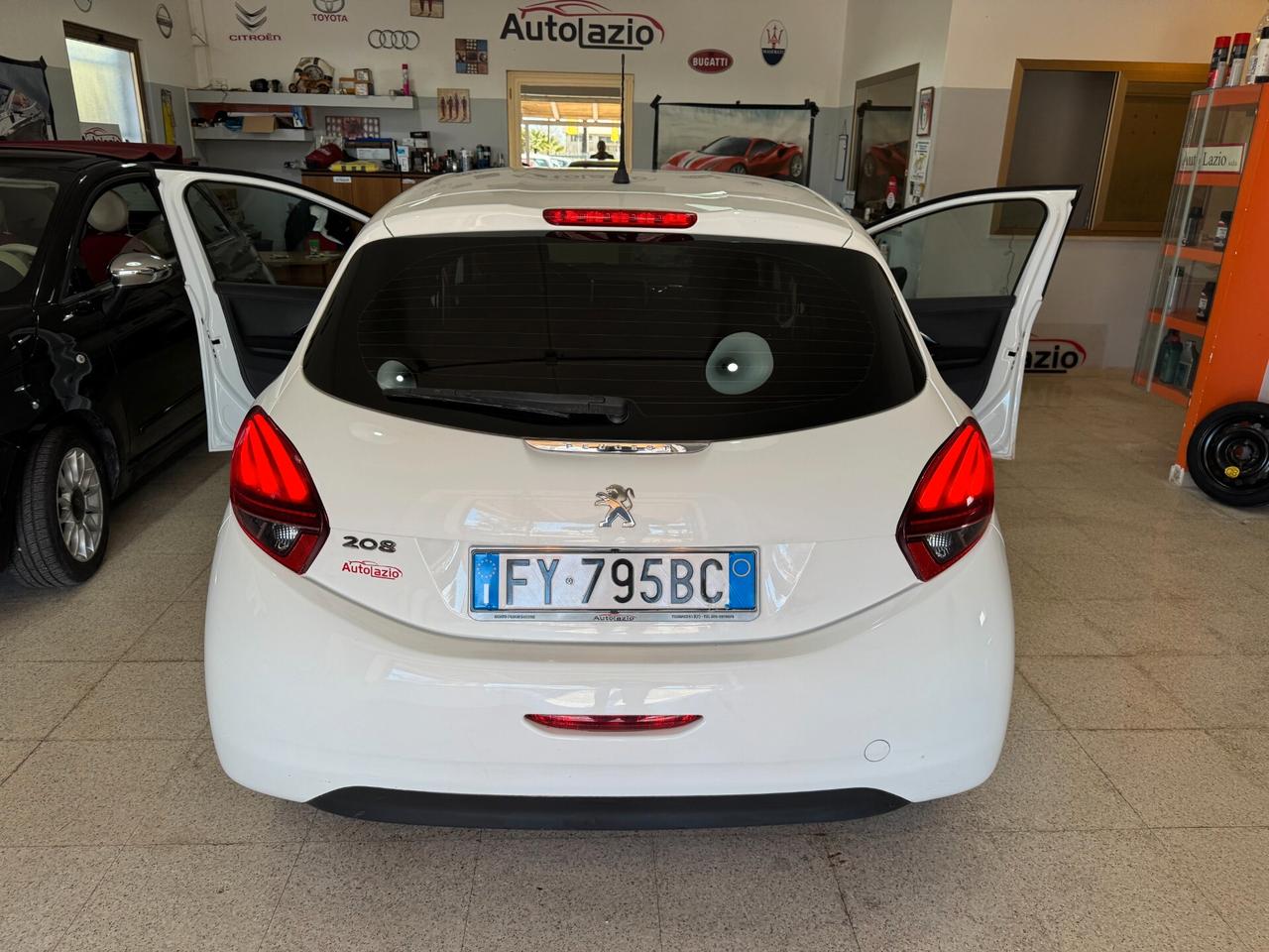 Peugeot 208 BlueHDi 100 cv. 5 porte Allure OK NEOPATENTATI