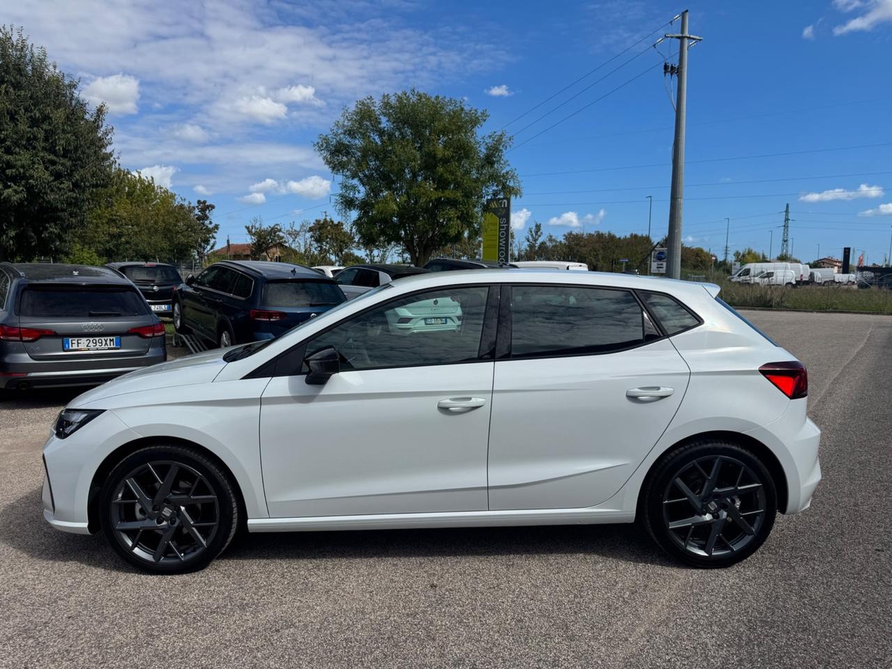 Seat Ibiza FR 2026 1.0 EcoTSI 115 CV 5 porte NEOPATENTATI