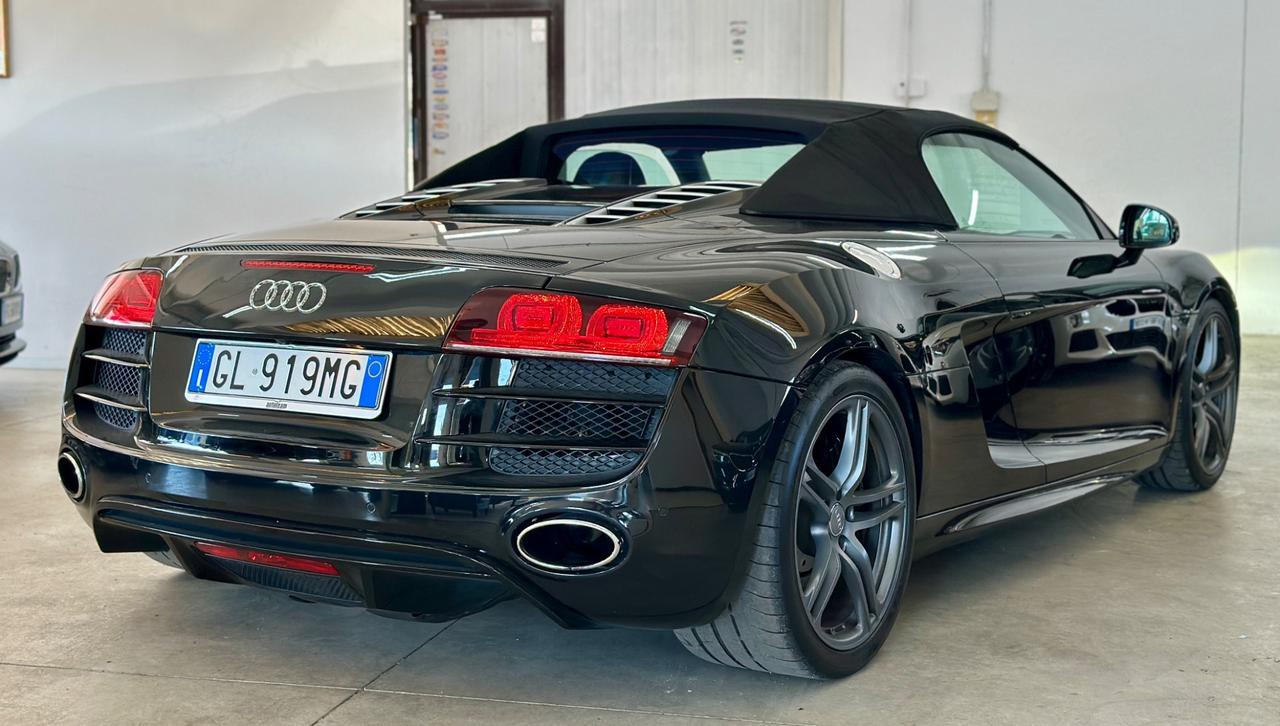 Audi R8 Spyder 5.2 V10 FSI quattro R tronic