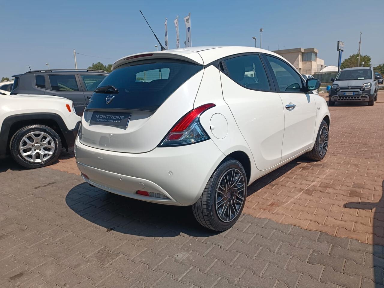 Lancia Ypsilon 1.2 69 CV 5 porte Gold