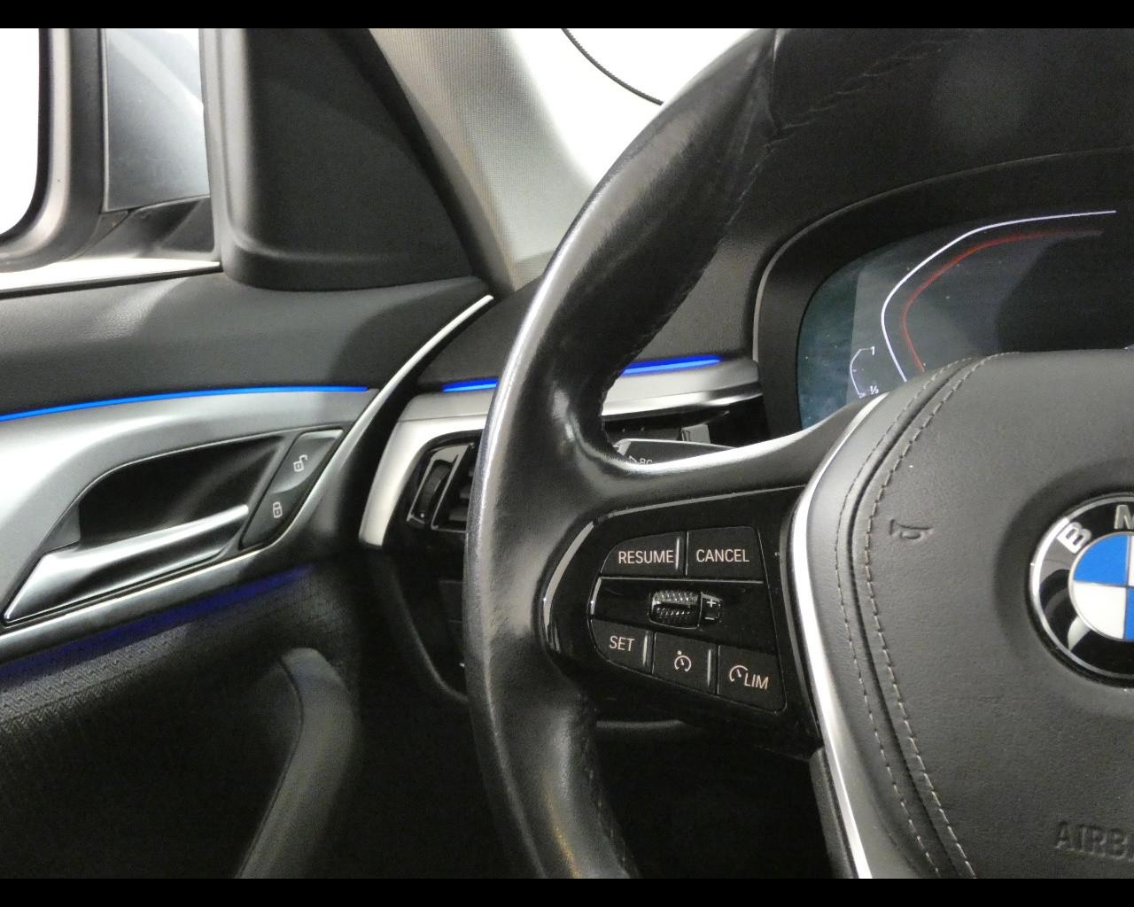 BMW Serie 5(G30/31/F90) - 520d 48V Business