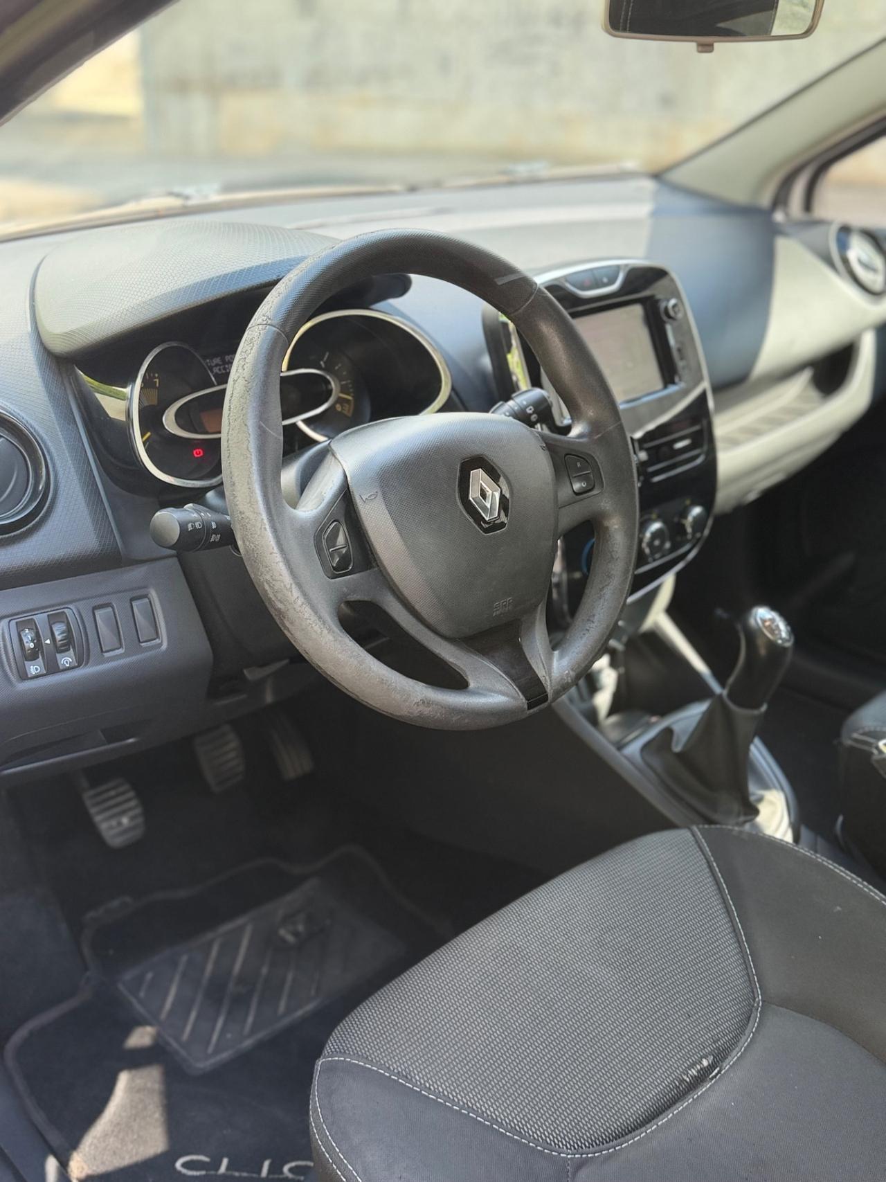Renault Clio 1.2 75CV ok neopatentati